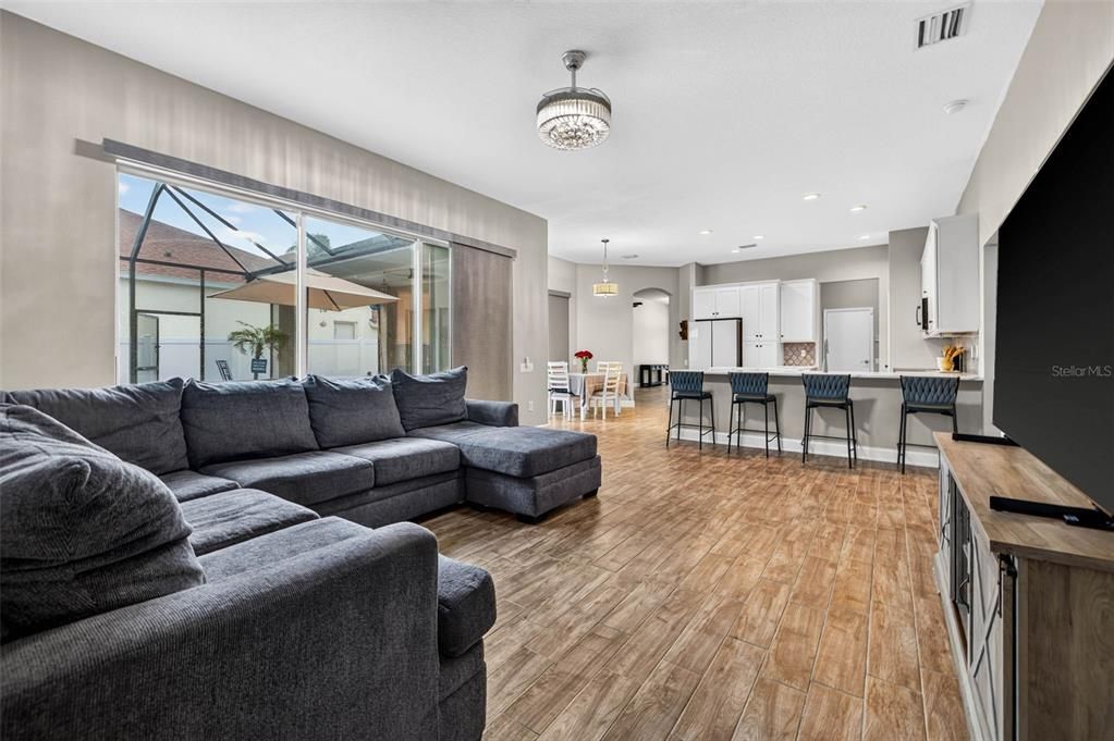 For Sale: $589,900 (4 beds, 3 baths, 2585 Square Feet)