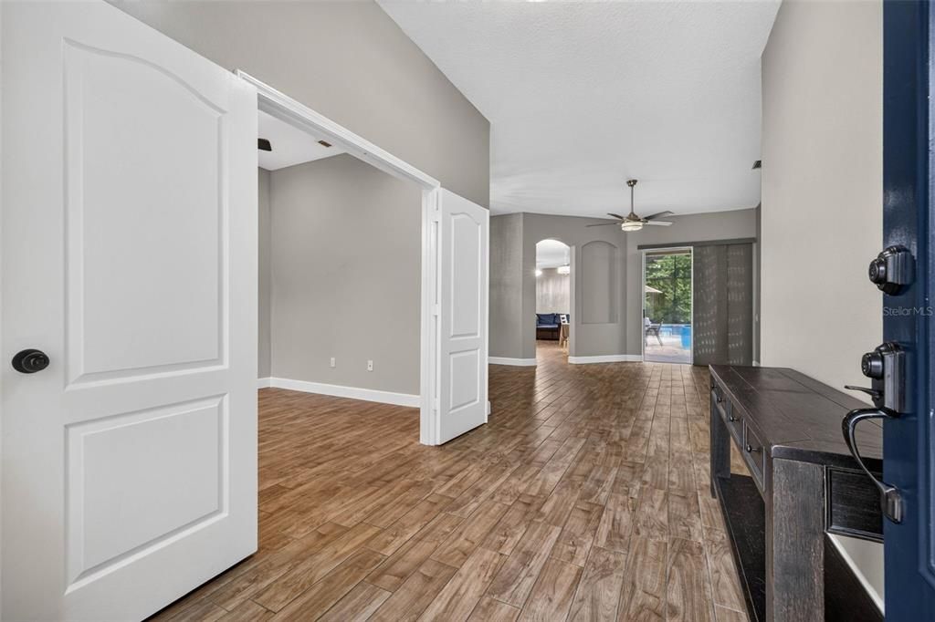 For Sale: $589,900 (4 beds, 3 baths, 2585 Square Feet)