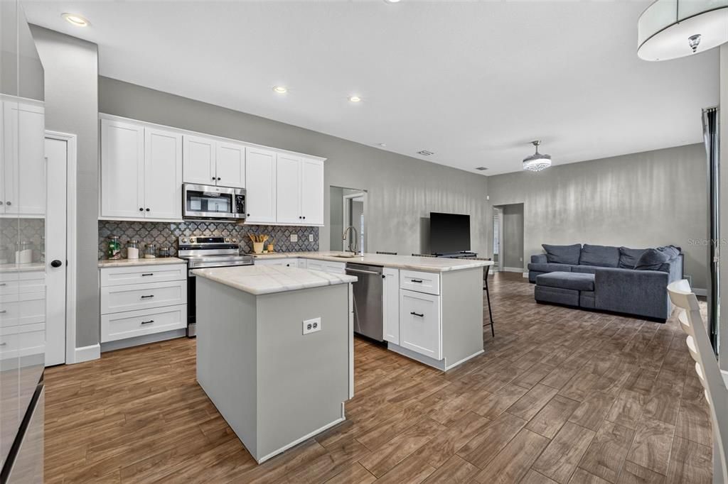 For Sale: $589,900 (4 beds, 3 baths, 2585 Square Feet)