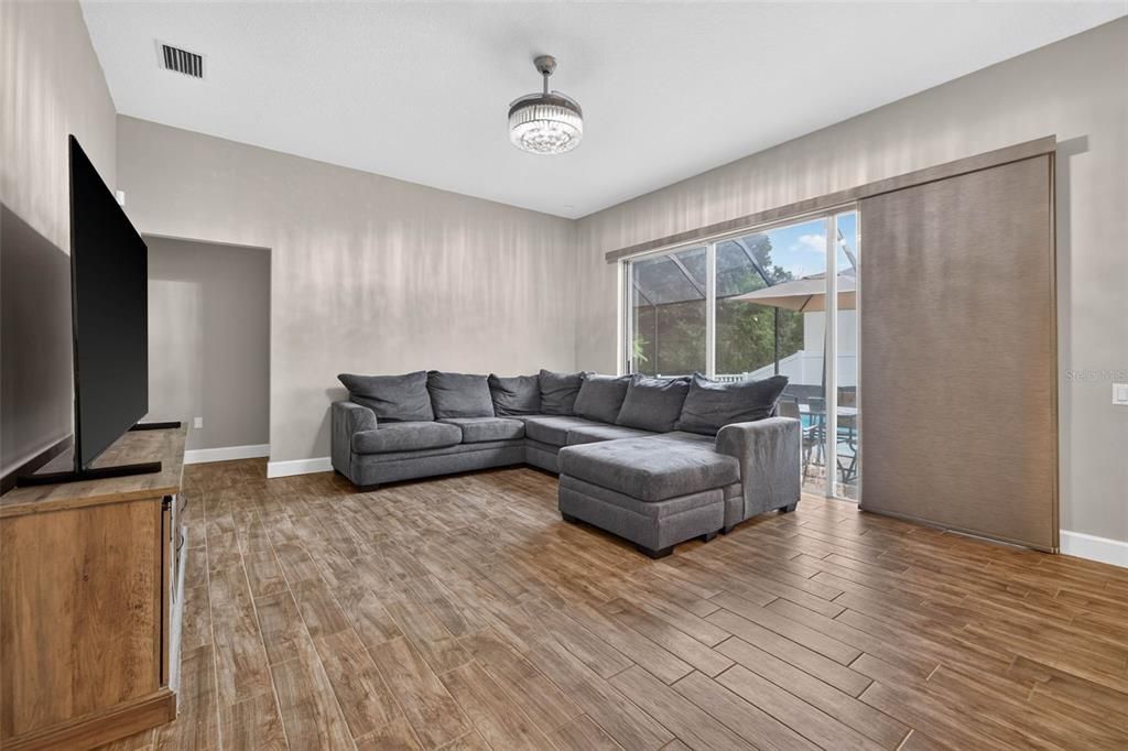 For Sale: $589,900 (4 beds, 3 baths, 2585 Square Feet)