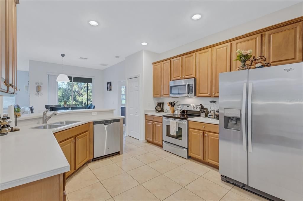 For Sale: $449,000 (3 beds, 2 baths, 1679 Square Feet)