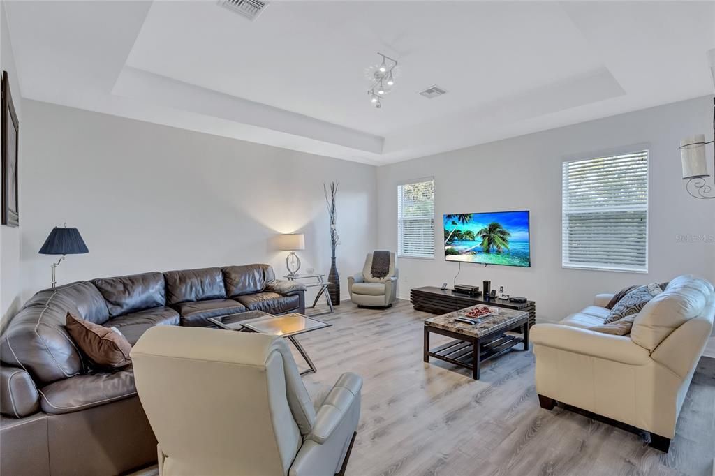 For Sale: $449,000 (3 beds, 2 baths, 1679 Square Feet)