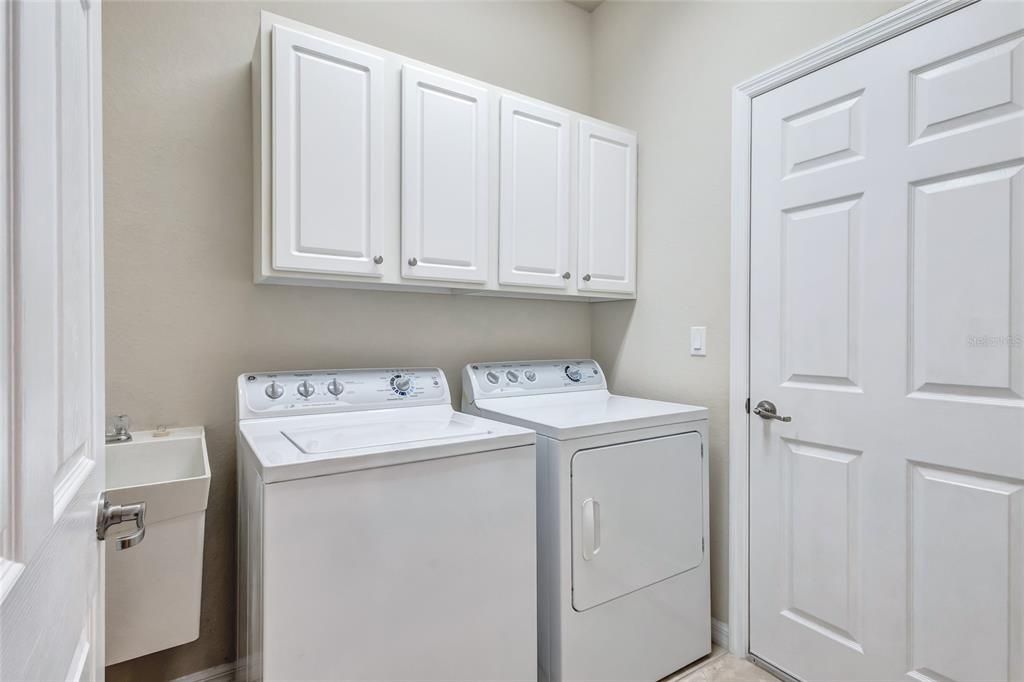 For Sale: $449,000 (3 beds, 2 baths, 1679 Square Feet)