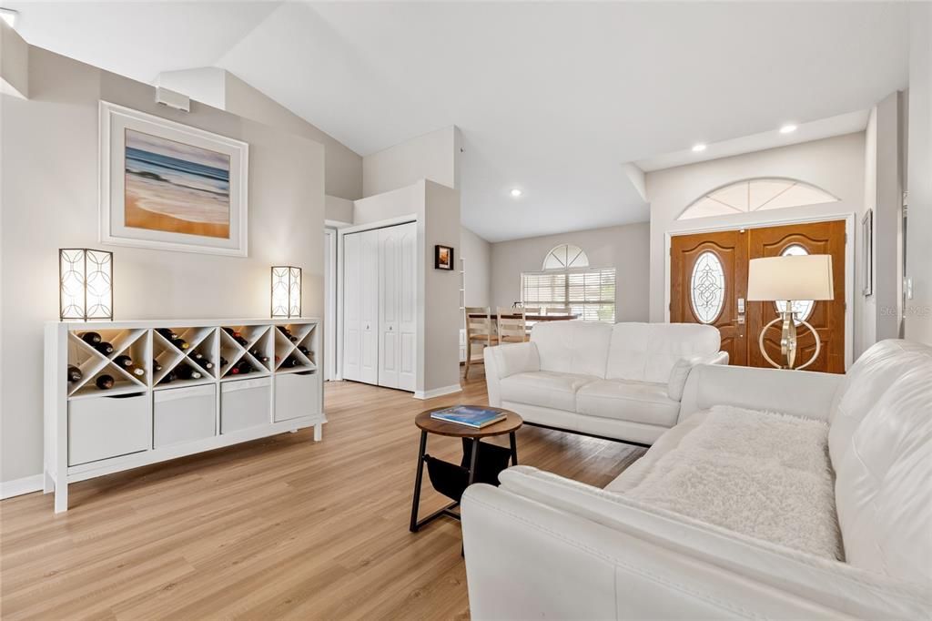 En Venta: $519,000 (3 camas, 2 baños, 1795 Pies cuadrados)