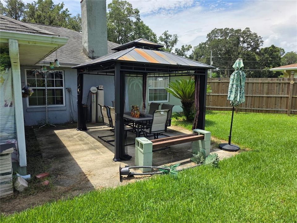 For Sale: $285,000 (3 beds, 2 baths, 1591 Square Feet)