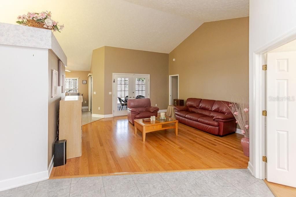 For Sale: $459,000 (4 beds, 2 baths, 2484 Square Feet)