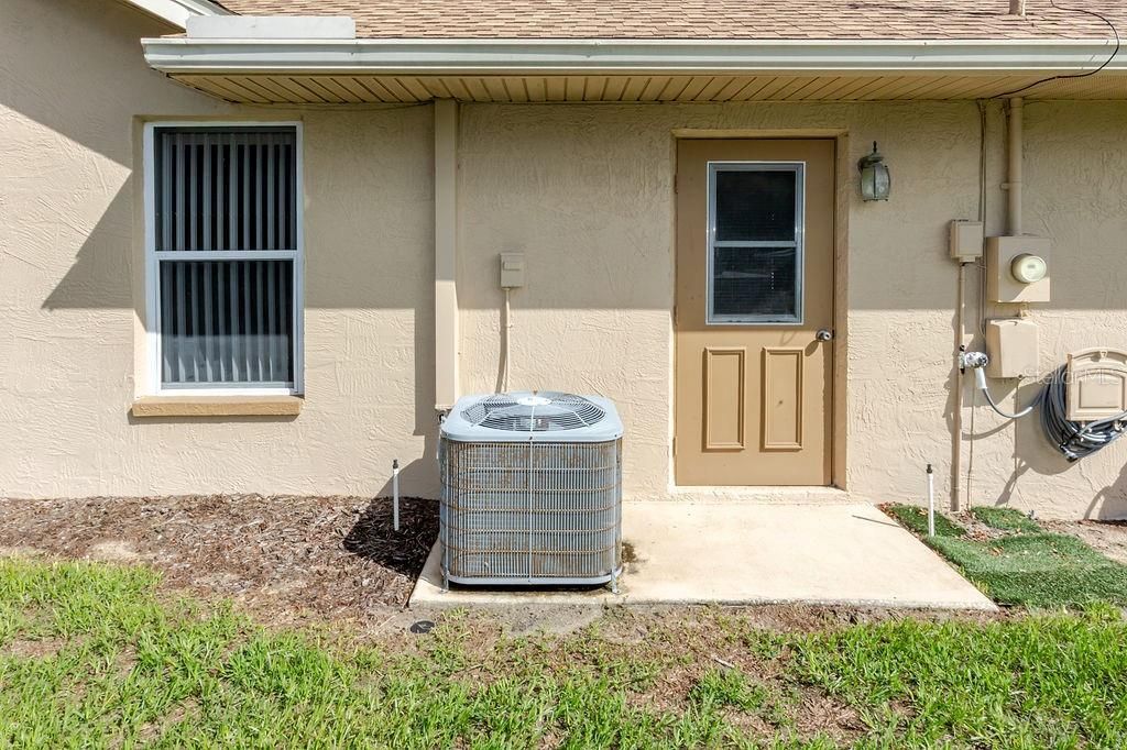 For Sale: $459,000 (4 beds, 2 baths, 2484 Square Feet)