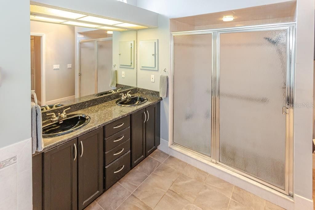 For Sale: $459,000 (4 beds, 2 baths, 2484 Square Feet)