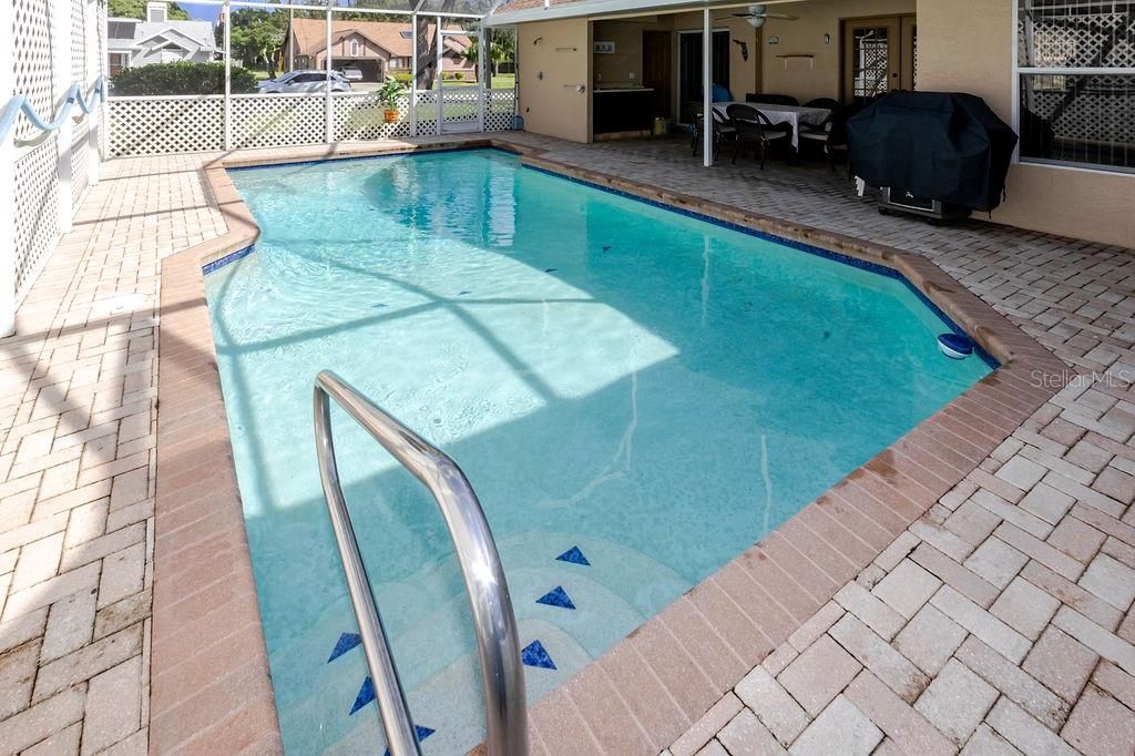 For Sale: $459,000 (4 beds, 2 baths, 2484 Square Feet)