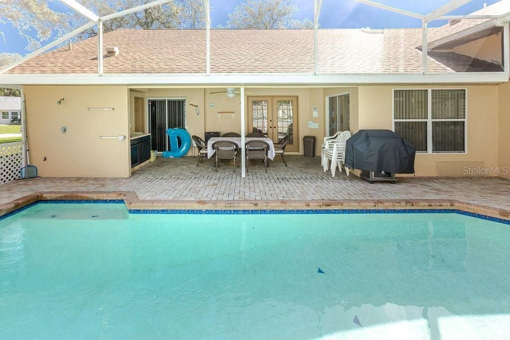 For Sale: $459,000 (4 beds, 2 baths, 2484 Square Feet)