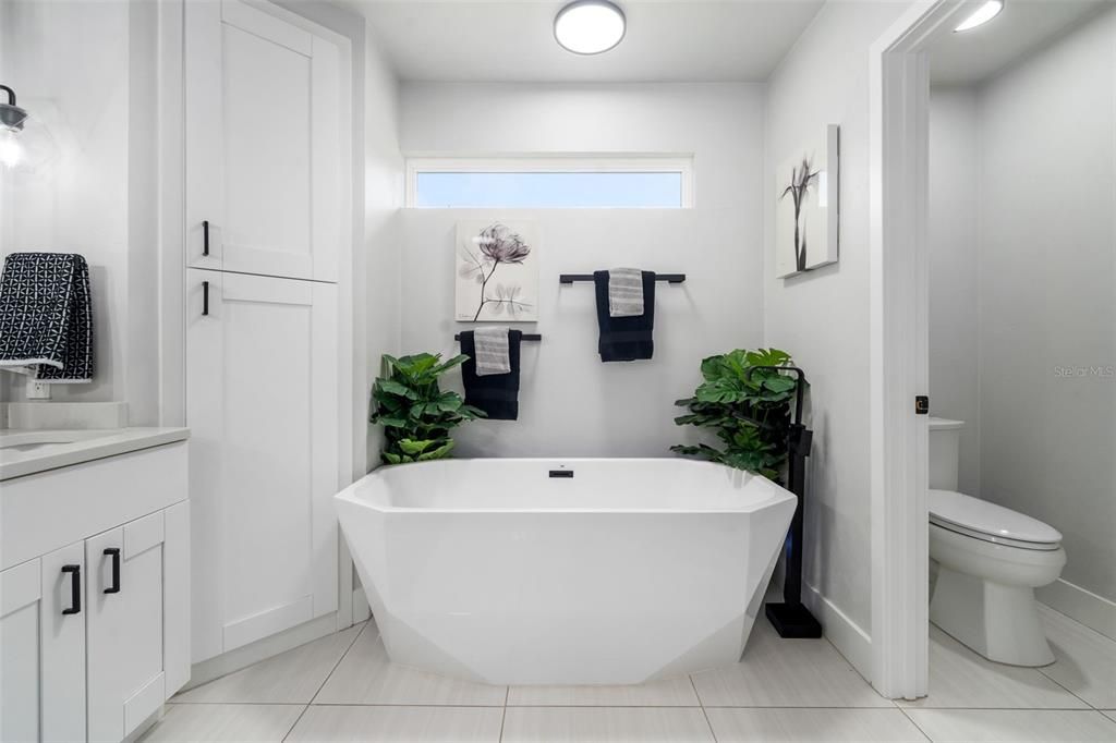 For Sale: $535,000 (4 beds, 3 baths, 2119 Square Feet)