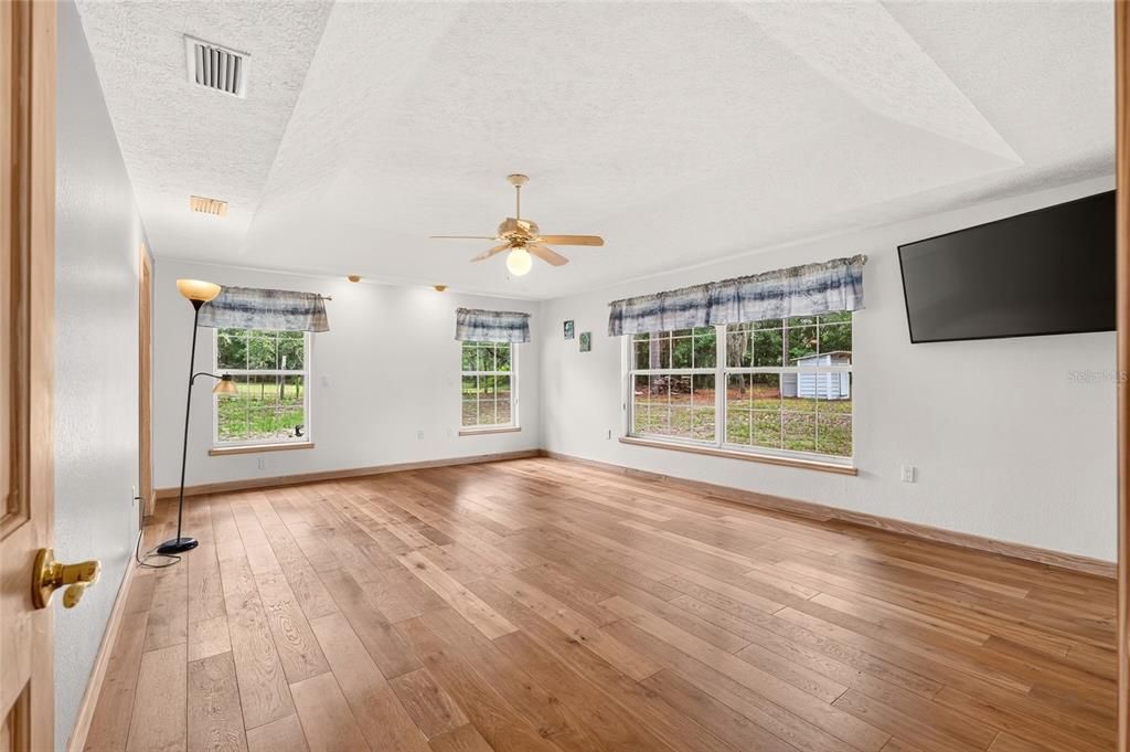 En Venta: $460,000 (4 camas, 2 baños, 2256 Pies cuadrados)