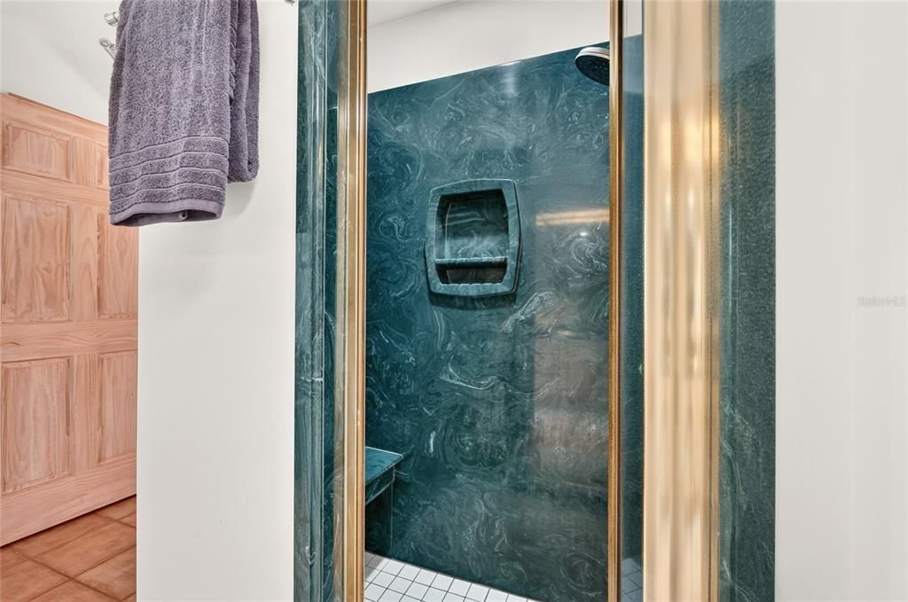 En Venta: $460,000 (4 camas, 2 baños, 2256 Pies cuadrados)