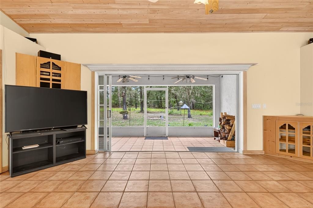 En Venta: $460,000 (4 camas, 2 baños, 2256 Pies cuadrados)