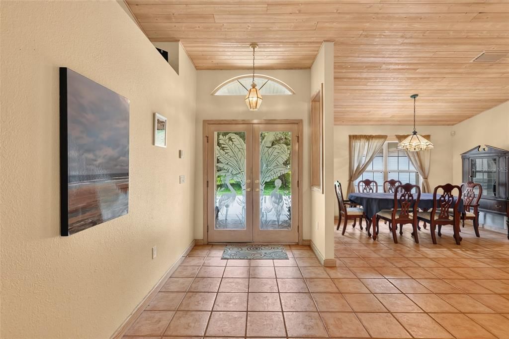 En Venta: $460,000 (4 camas, 2 baños, 2256 Pies cuadrados)