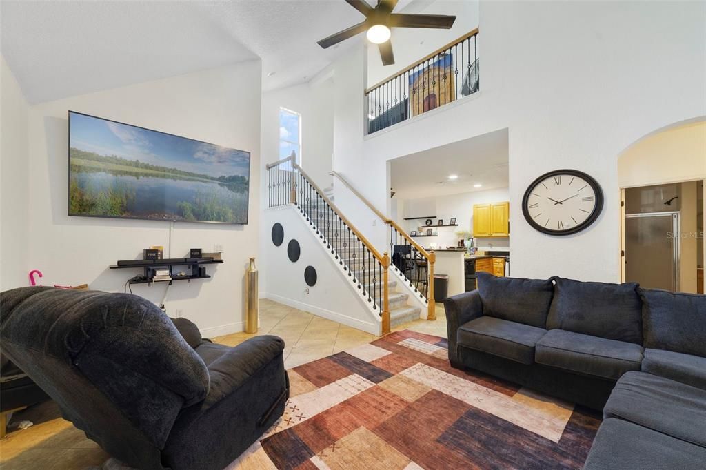 For Sale: $194,900 (3 beds, 3 baths, 1398 Square Feet)