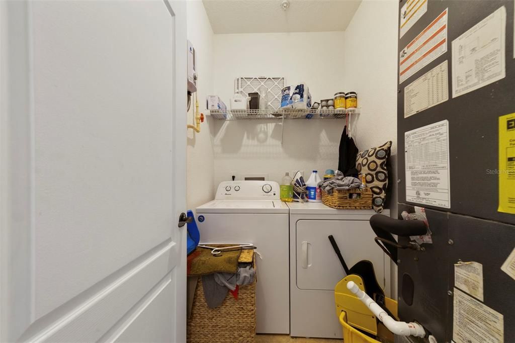 For Sale: $194,900 (3 beds, 3 baths, 1398 Square Feet)