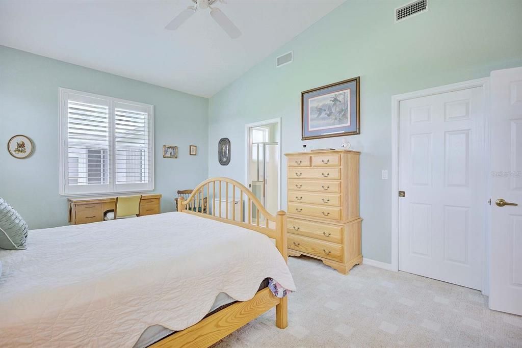 Active With Contract: $260,000 (2 beds, 2 baths, 1658 Square Feet)