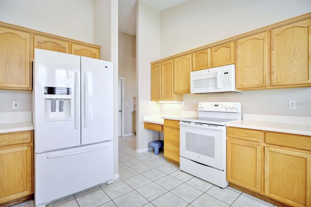 Active With Contract: $260,000 (2 beds, 2 baths, 1658 Square Feet)
