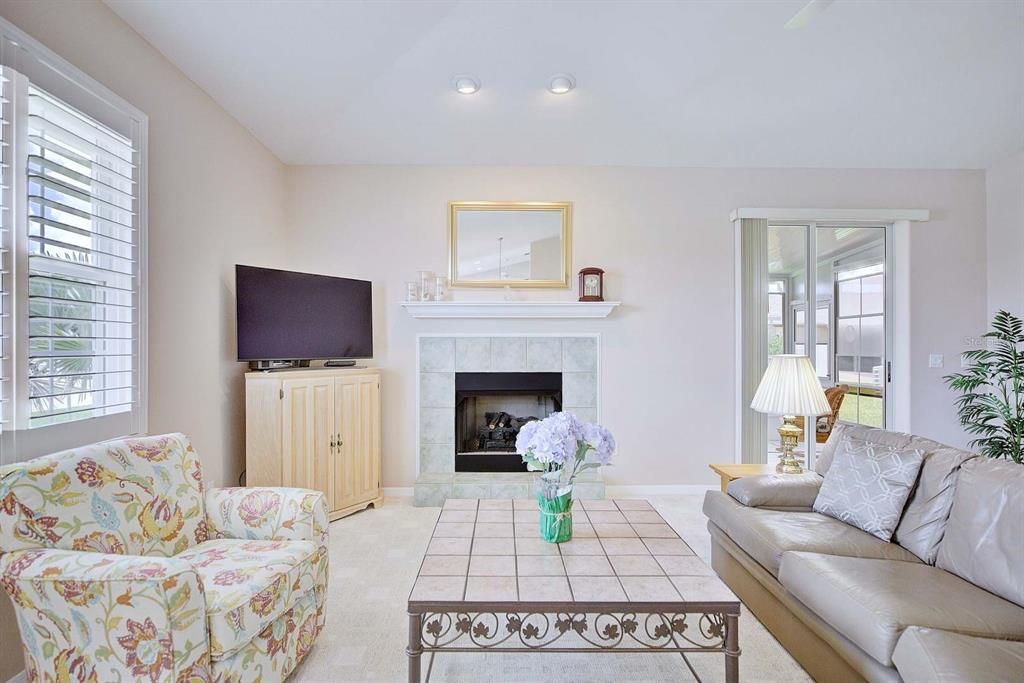 Active With Contract: $260,000 (2 beds, 2 baths, 1658 Square Feet)