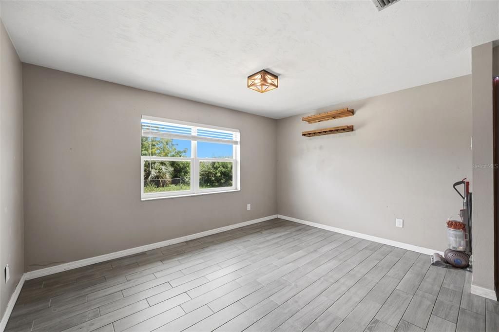 For Sale: $299,900 (4 beds, 2 baths, 1823 Square Feet)