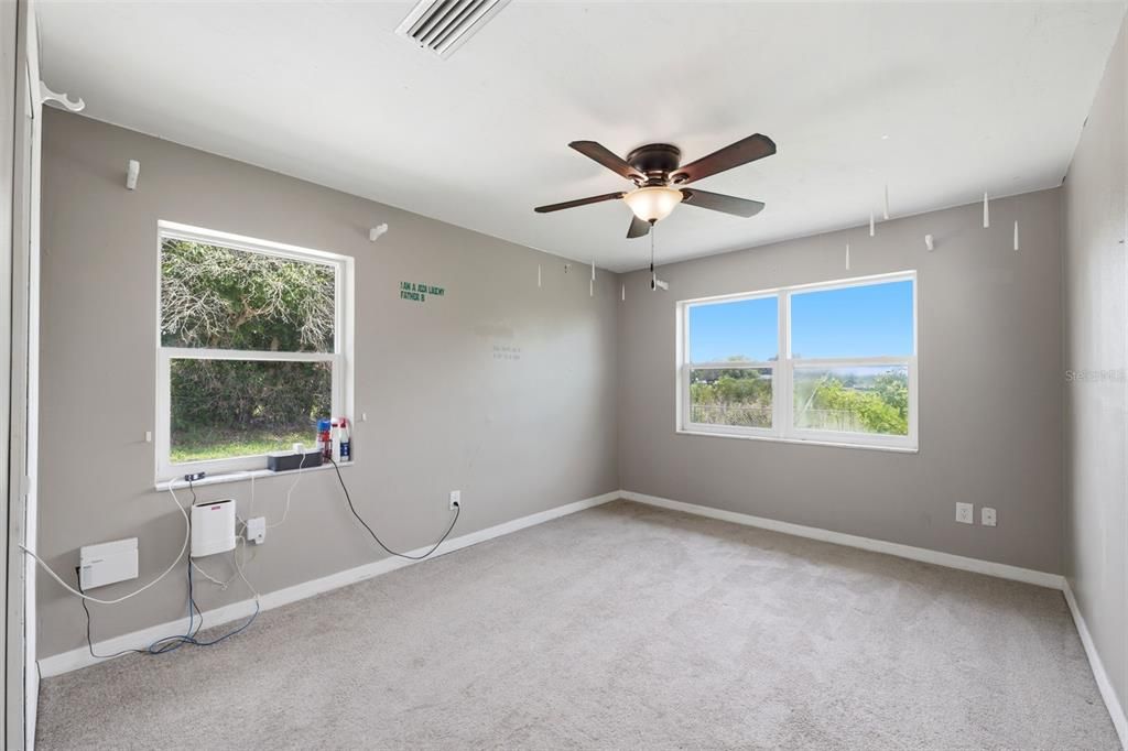 For Sale: $299,900 (4 beds, 2 baths, 1823 Square Feet)
