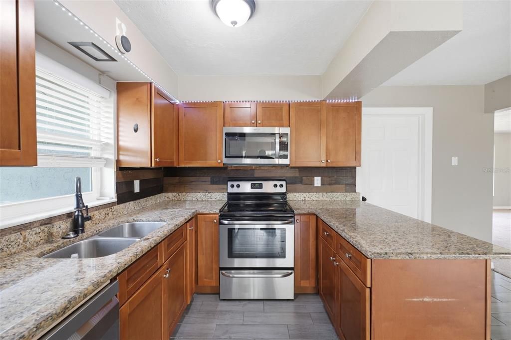 For Sale: $299,900 (4 beds, 2 baths, 1823 Square Feet)