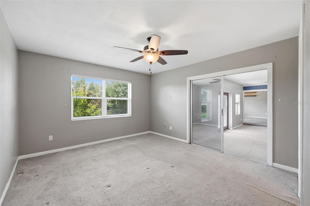 For Sale: $299,900 (4 beds, 2 baths, 1823 Square Feet)