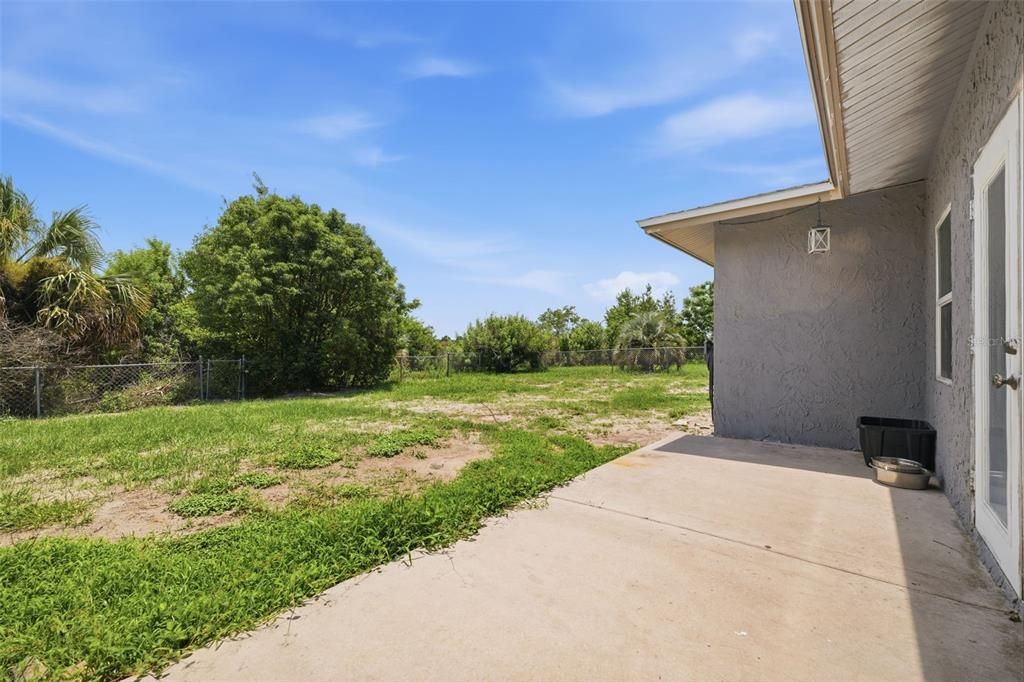 For Sale: $299,900 (4 beds, 2 baths, 1823 Square Feet)