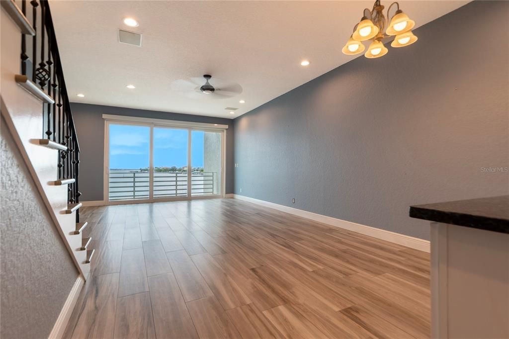 En Venta: $1,200,000 (4 camas, 4 baños, 2323 Pies cuadrados)