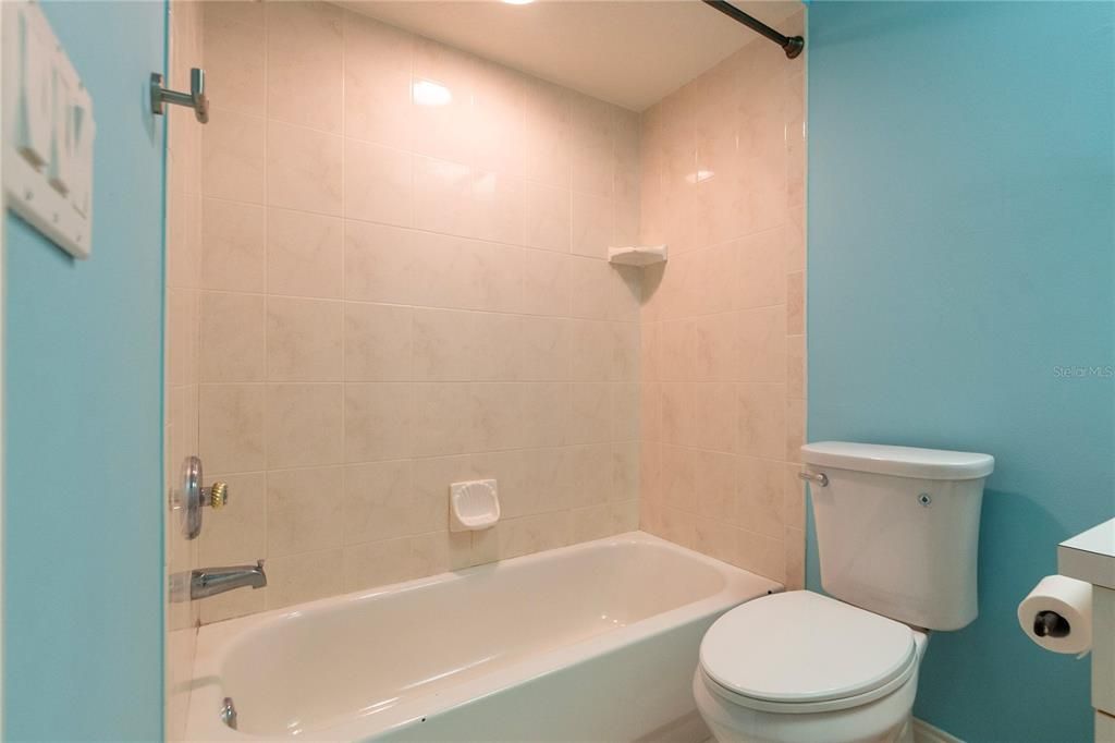 En Venta: $1,200,000 (4 camas, 4 baños, 2323 Pies cuadrados)