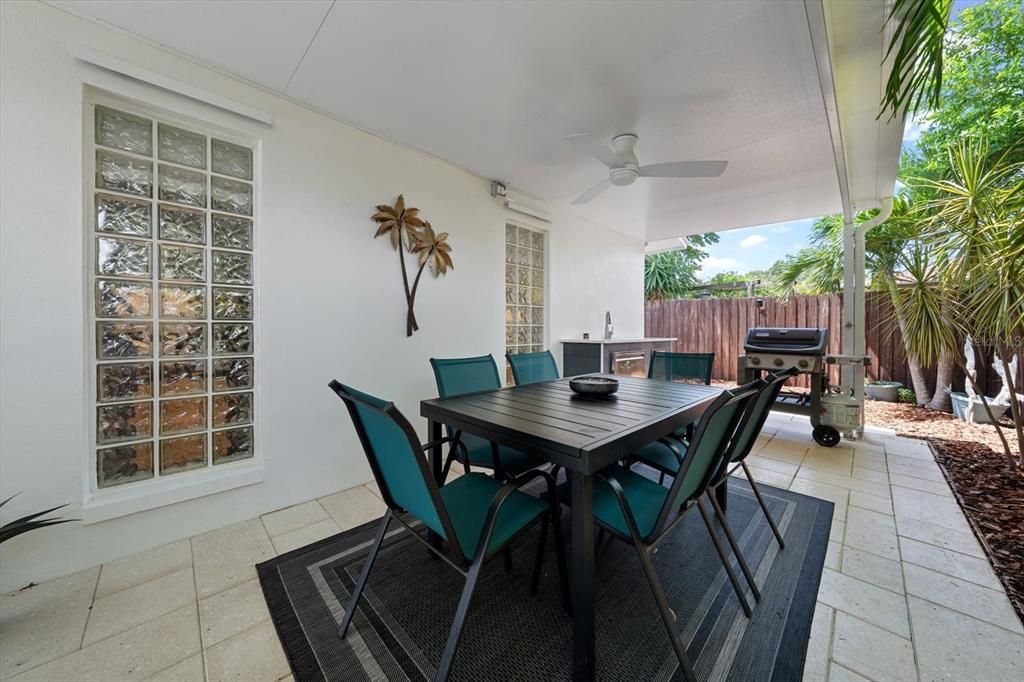 Activo con contrato: $579,000 (3 camas, 2 baños, 1467 Pies cuadrados)