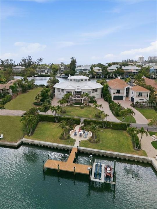 For Sale: $8,190,000 (5 beds, 4 baths, 5095 Square Feet)