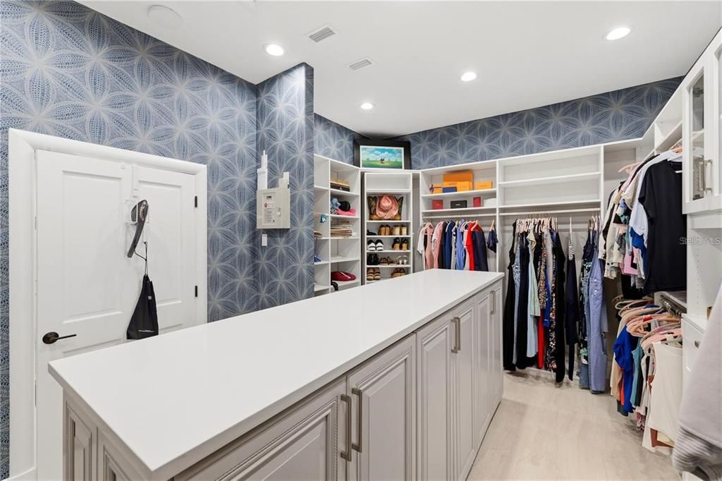 For Sale: $8,190,000 (5 beds, 4 baths, 5095 Square Feet)