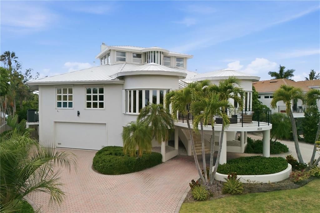 For Sale: $8,190,000 (5 beds, 4 baths, 5095 Square Feet)