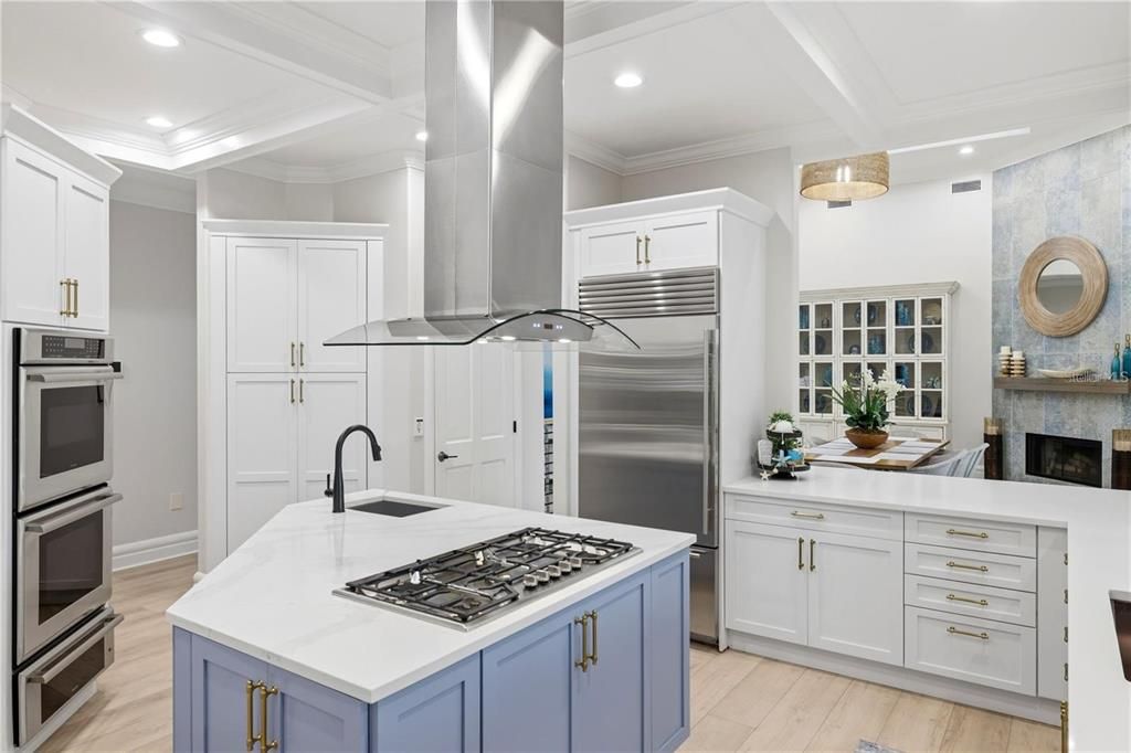For Sale: $8,190,000 (5 beds, 4 baths, 5095 Square Feet)