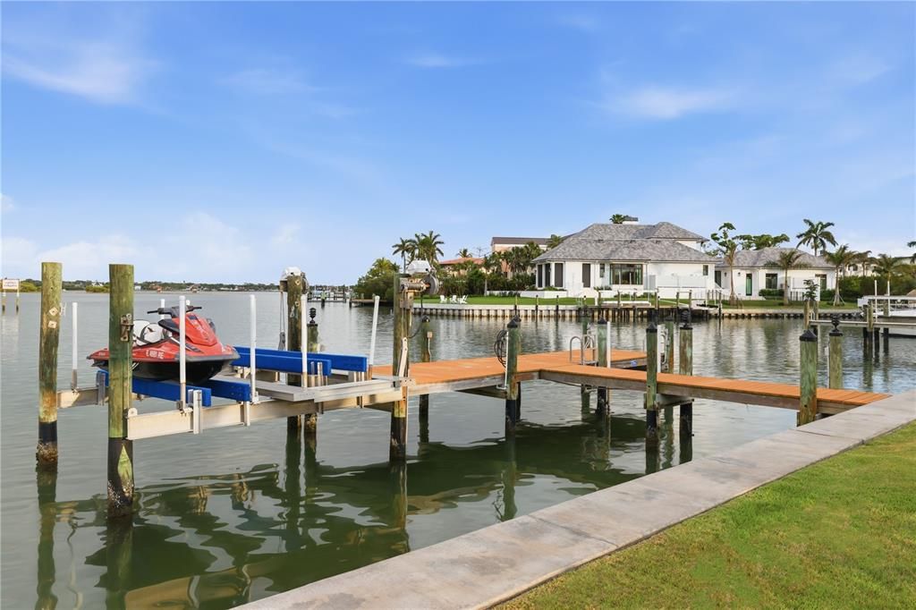 For Sale: $8,190,000 (5 beds, 4 baths, 5095 Square Feet)