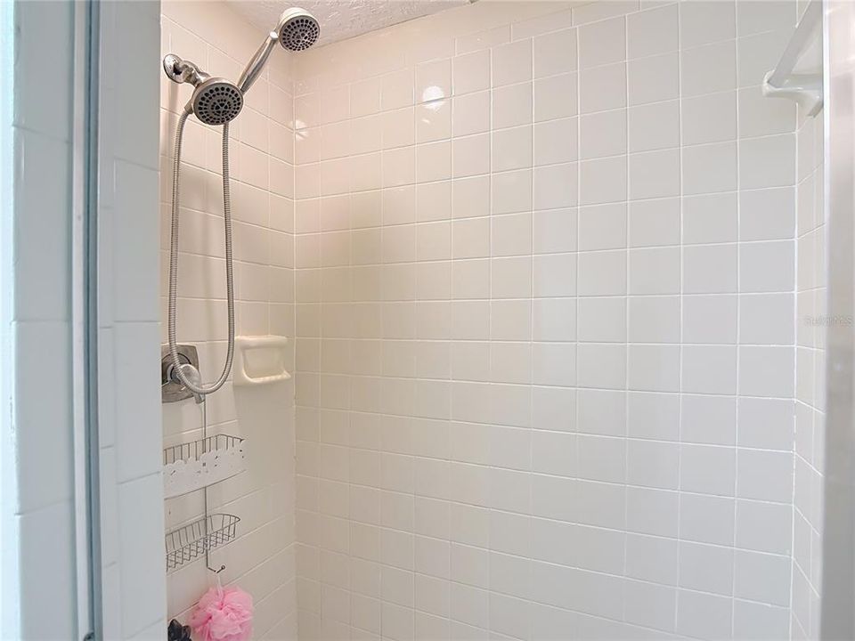 На продажу: $192,000 (2 спален, 2 ванн, 1223 Квадратных фут)