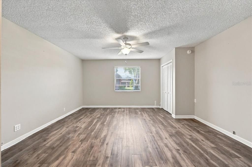 For Sale: $275,000 (2 beds, 2 baths, 1687 Square Feet)