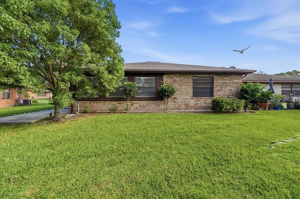 For Sale: $275,000 (2 beds, 2 baths, 1687 Square Feet)