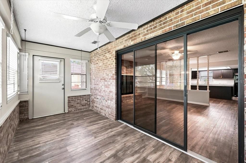 For Sale: $275,000 (2 beds, 2 baths, 1687 Square Feet)