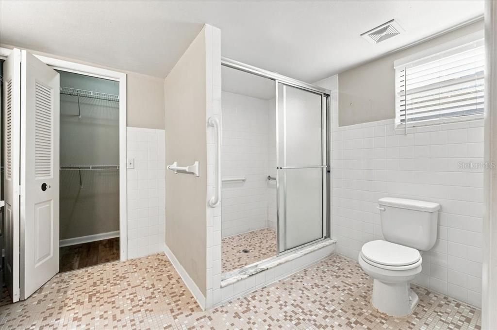 For Sale: $275,000 (2 beds, 2 baths, 1687 Square Feet)