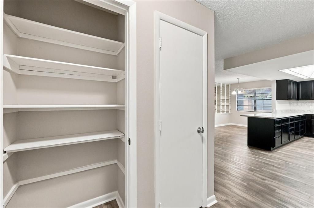 For Sale: $275,000 (2 beds, 2 baths, 1687 Square Feet)