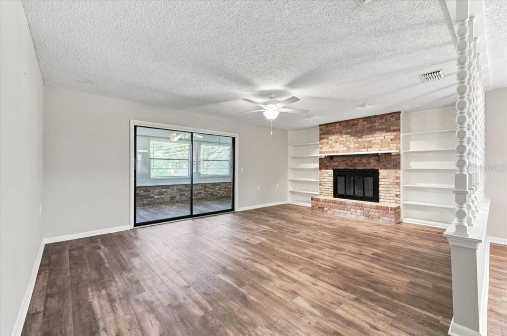 For Sale: $275,000 (2 beds, 2 baths, 1687 Square Feet)