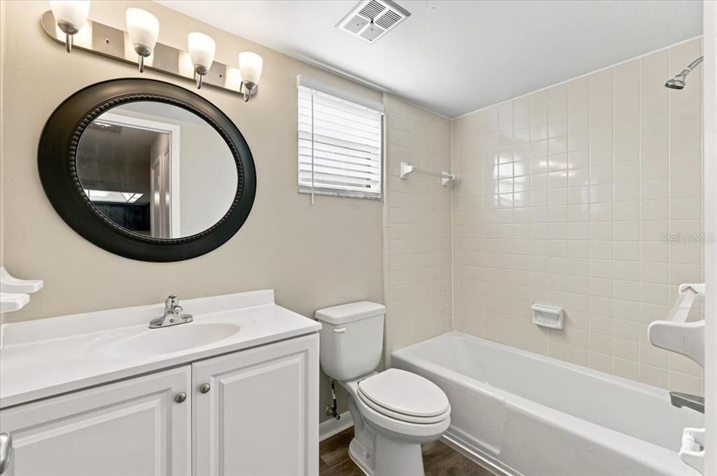 For Sale: $275,000 (2 beds, 2 baths, 1687 Square Feet)