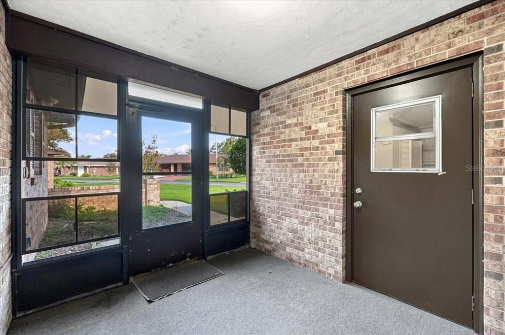For Sale: $275,000 (2 beds, 2 baths, 1687 Square Feet)