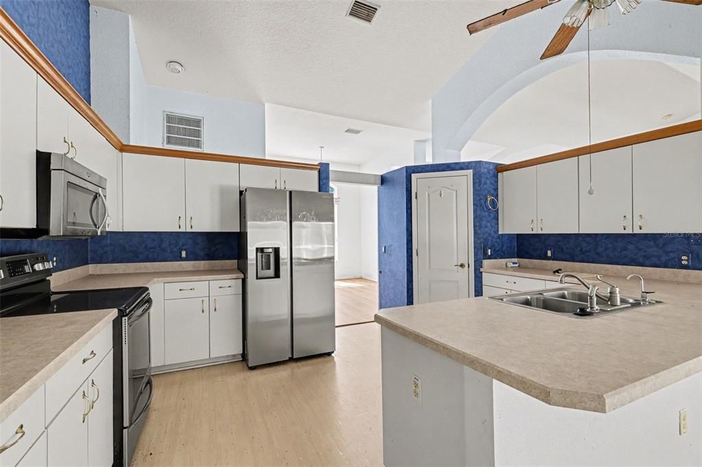 For Sale: $315,000 (3 beds, 2 baths, 2235 Square Feet)