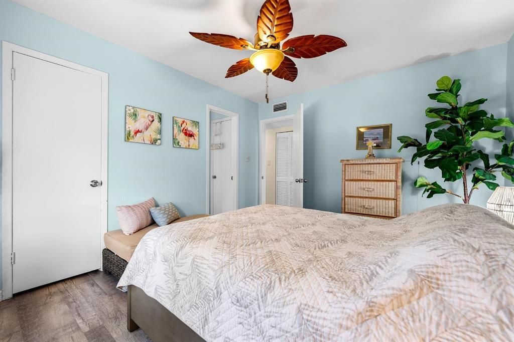 En Venta: $325,000 (2 camas, 2 baños, 1375 Pies cuadrados)