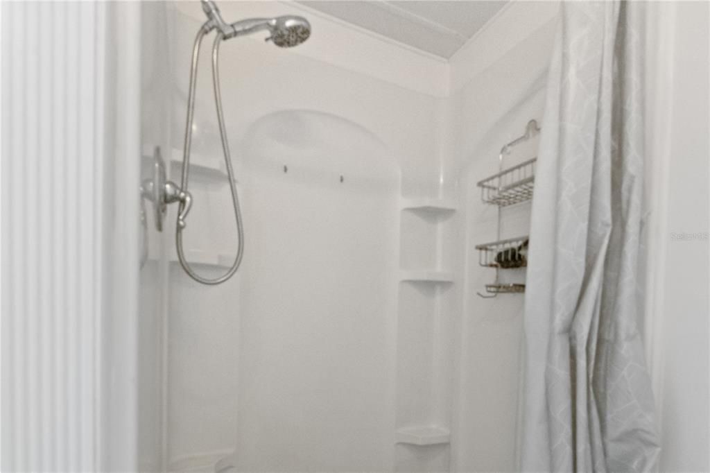 На продажу: $98,500 (2 спален, 1 ванн, 728 Квадратных фут)