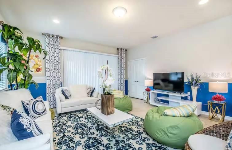 For Rent: $3,500 (7 beds, 5 baths, 3314 Square Feet)